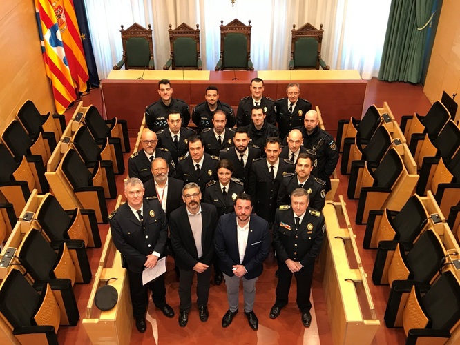 Acte de reconeixement als agents de la Guàrdia Urbana de Badalona que van prestar els seus serveis durant l’incendi en un bloc d’habitatges a Sant Roc