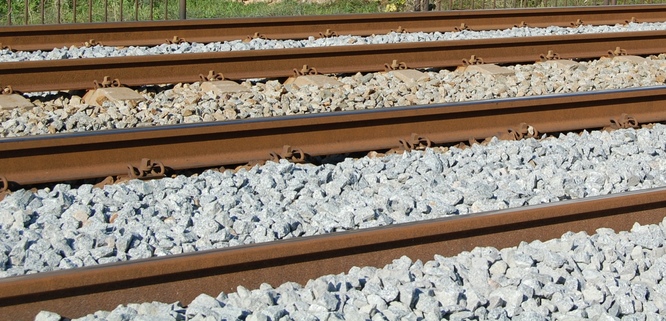 Adif i l'Ajuntament de Badalona signen un conveni per a la millora de la seguretat del ferrocarril