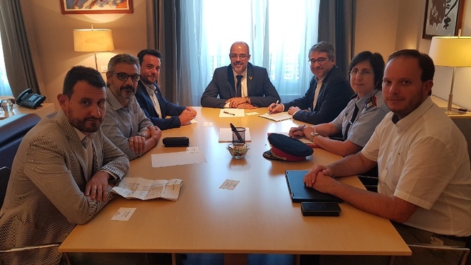 L’alcalde trasllada al Conseller d’Interior la necessitat d’incrementar el nombre de Mossos d’Esquadra per millorar la seguretat a Badalona