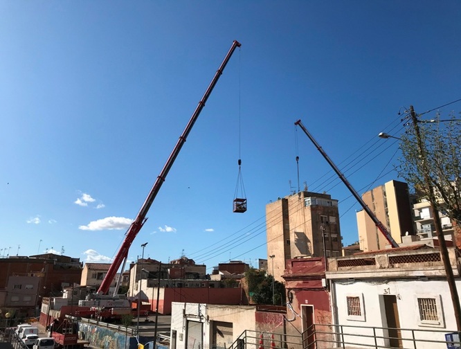 Aquest dimarts ha començat l’enderroc de l’edifici del passatge de la Torre 16