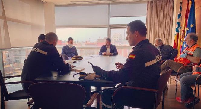 La Unidad Militar de Emergencias (UME) inicia aquest dimecres a Badalona els treballs de desinfecció en alguns equipaments de la ciutat
