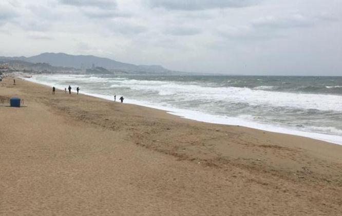 L’alcalde de Badalona demana per carta a la presidenta de l’AMB que convoqui tots els alcaldes de municipis metropolitans amb platja per consensuar l'ús d’aquestes durant la revetlla de Sant Joan