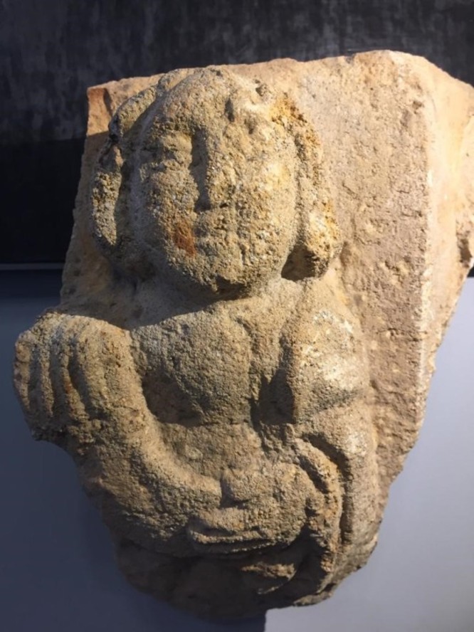 Una excavació arqueològica al carrer del Temple de Badalona descobreix una peça singular de la baixa Edat Mitjana