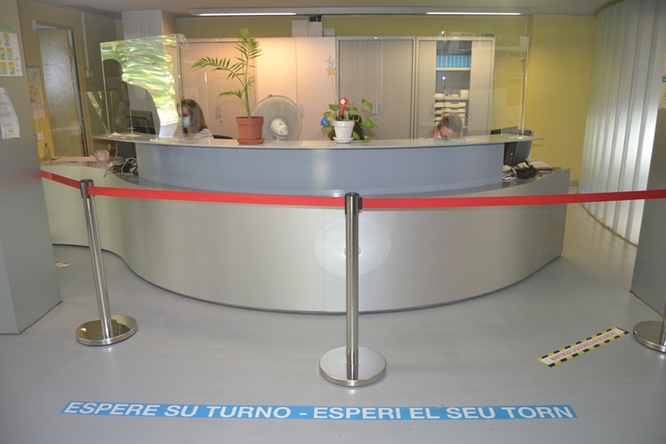 Les oficines municipals de districte de Badalona adopten noves mesures de prevenció davant el brot de la Covid-19