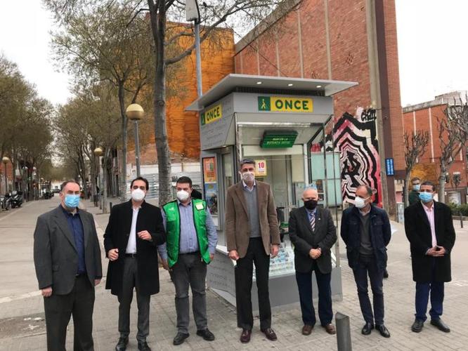 L’ONCE comença la renovació dels seus quioscos a Badalona per models més accessibles i ecològics