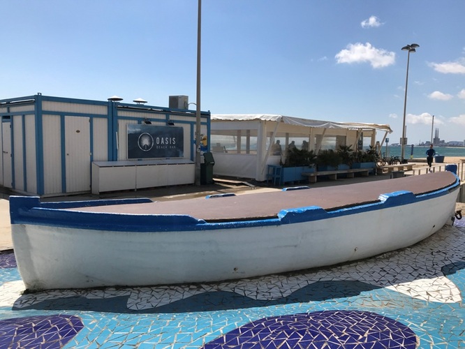 Comença la instal·lació de les guinguetes a les platges de Badalona