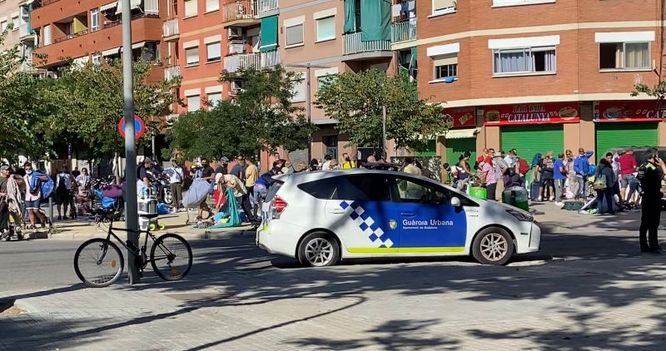 El servei de neteja recull 1.000 quilograms de material a l’anomenat “mercat de la misèria”
