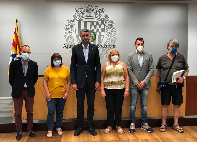 Ajuntament de Badalona i sindicats acorden mantenir i vetllar pel manteniment de les condicions laborals dels treballadors i treballadores del servei de neteja