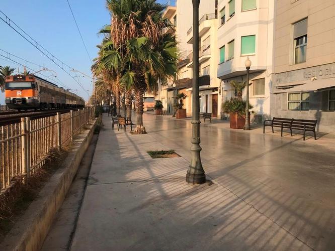 L’Ajuntament de Badalona i Adif acorden explorar solucions que permetin reduir el soroll del tren i al mateix temps protegir la Rambla de la ciutat