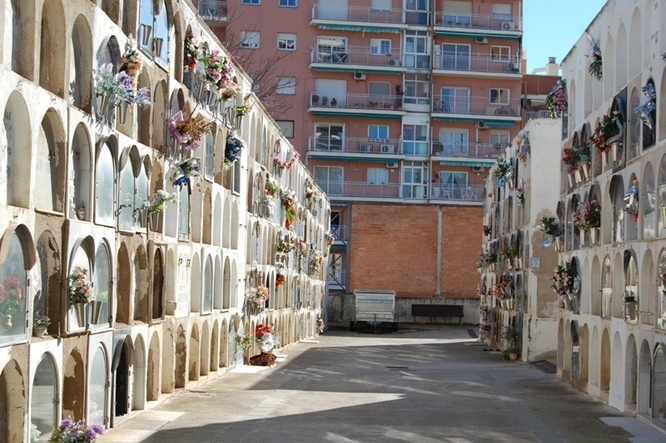 Horari especial dels cementiris de Badalona durant la diada de Tots Sants