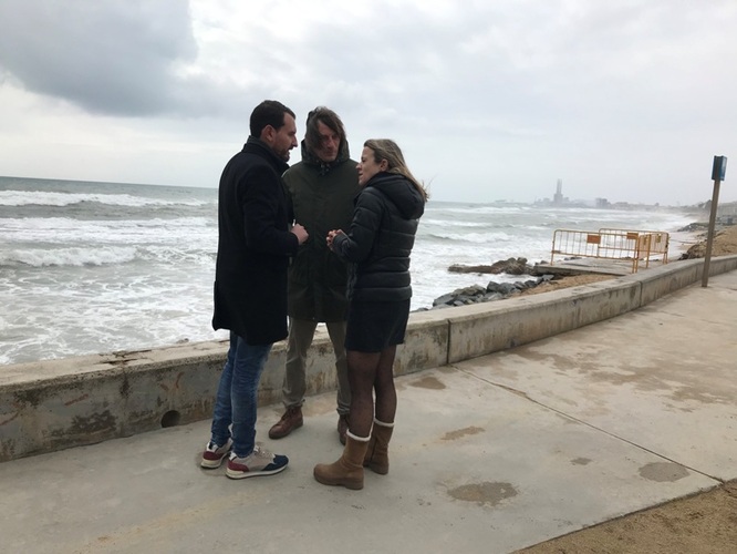 Els alcaldes de Badalona i de Montgat demanen solucions urgents per evitar la desaparició progressiva de les platges