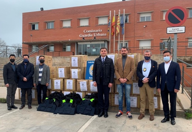 La Guàrdia Urbana cedeix 30 armilles antibales per a Ucraïna