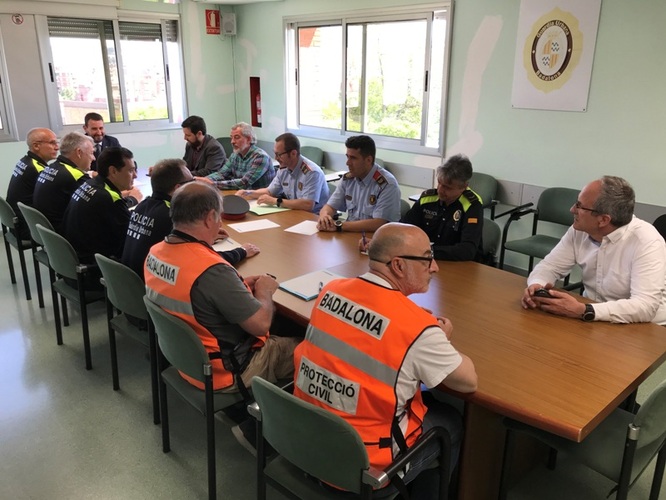 Prop d’un centenar d’agents reforcen la seguretat durant la Nit de Sant Anastasi de Badalona
