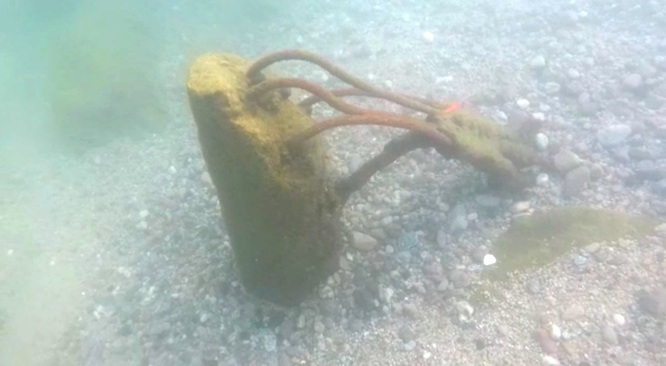 L’Ajuntament de Badalona demana als banyistes extremar les precaucions a la platja del Pont d’en Botifarreta pel perill que suposen unes antigues estructures que sobresurten a la zona de bany