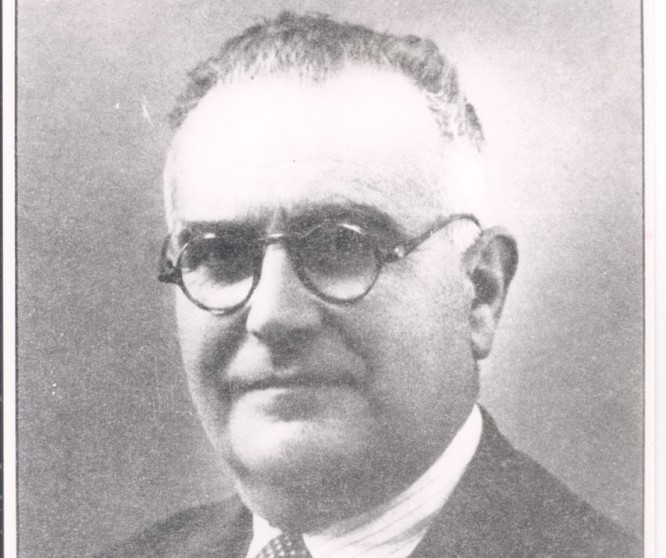 Badalona presenta una escultura dedicada a l’alcalde Frederic Xifré i Masferrer