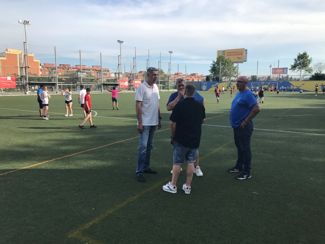 L’alcalde de Badalona, Xavier Garcia Albiol, fa el seu primer acte oficial visitant les instal·lacions esportives de Sistrells