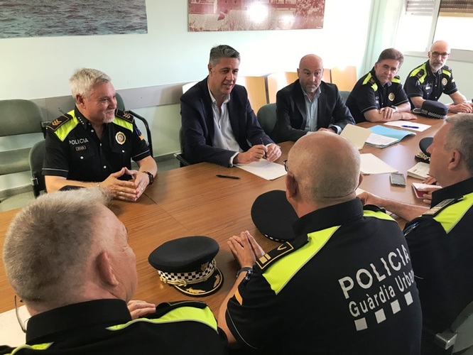 Badalona contractarà seguretat privada per a la vigilància d’edificis municipals i alliberar agents de la Guàrdia Urbana per patrullar per la ciutat